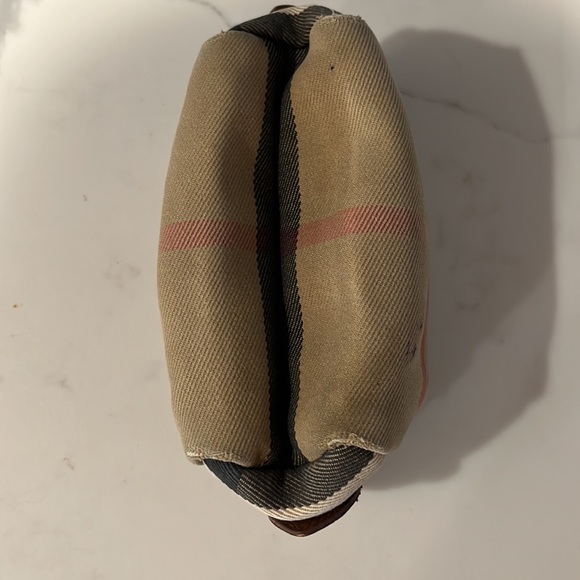 Authentic Burberry Small Zippered Makeup bag - Picture 6 of 6